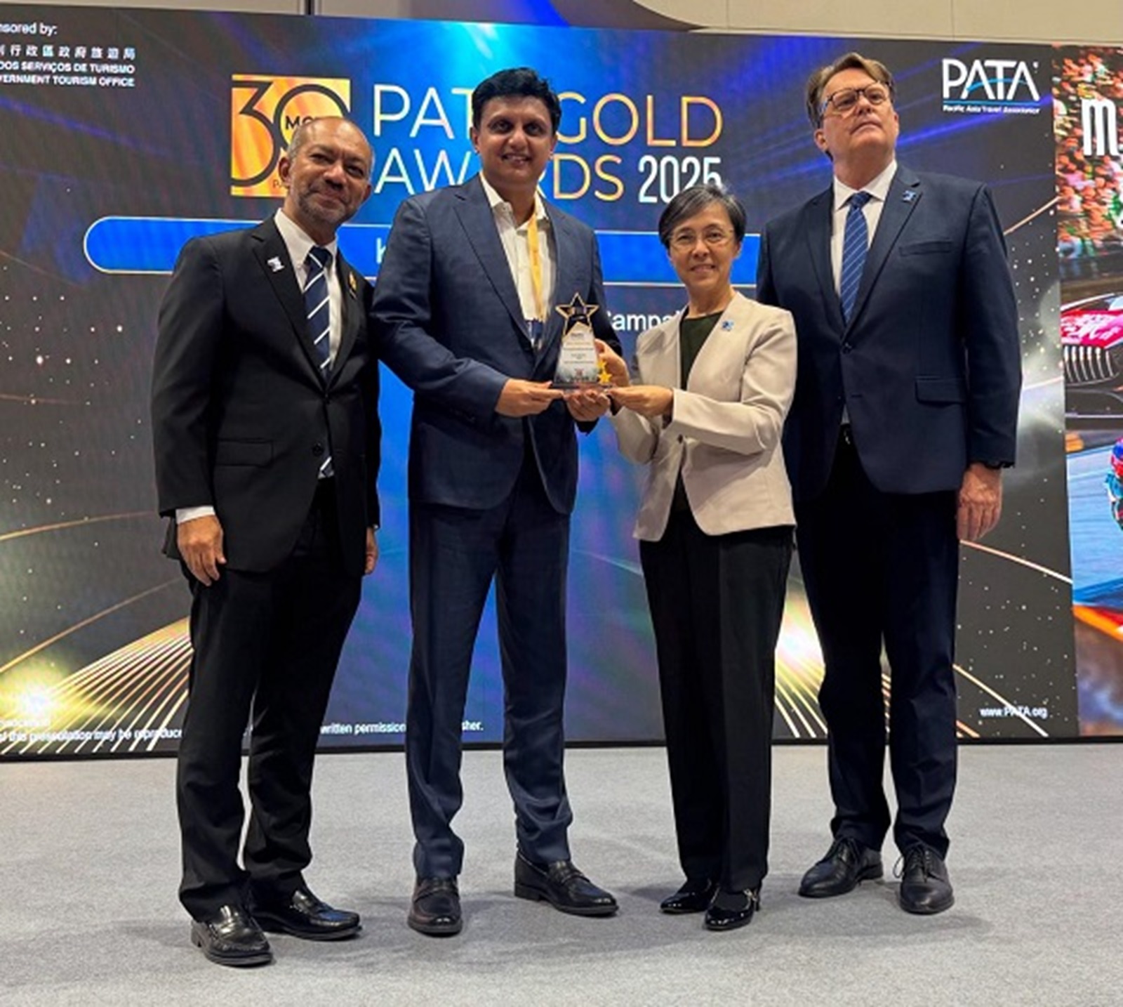Tourism Minister Mohamed Riyas receives the PATA Award in Bangkok